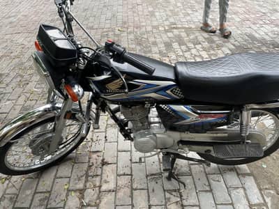 Honda cg125 2025 model in new condition just 8500 km use