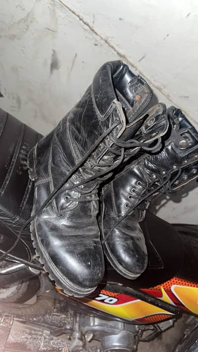 Original Black Leather Safety Boots Size 9 – Excellent Condition