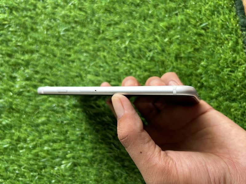 Apple iPhone SE 4