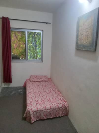 Working Females/Working Couples At GECH Society Model Town Link Road