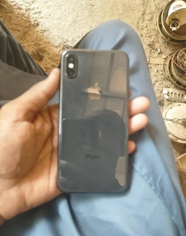 Apple iPhone X 3