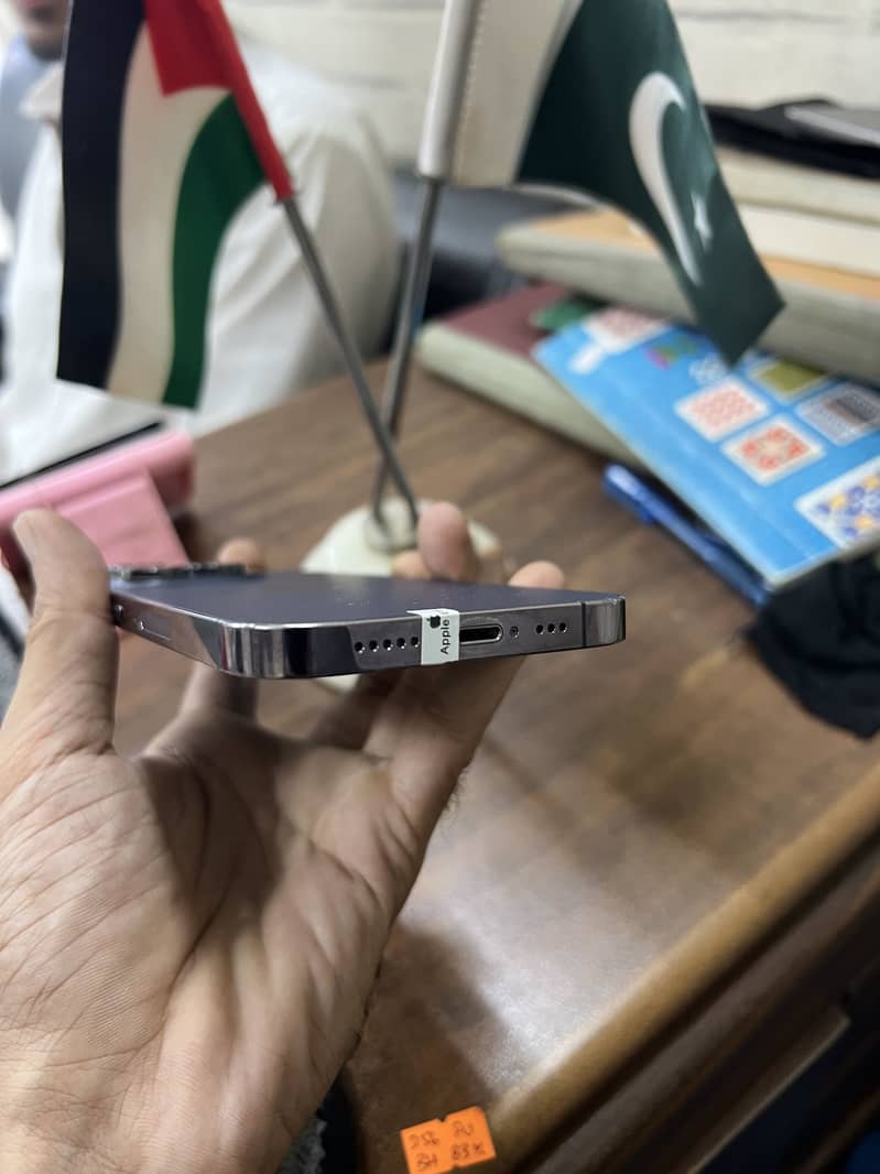 Apple iPhone 14 Pro 1