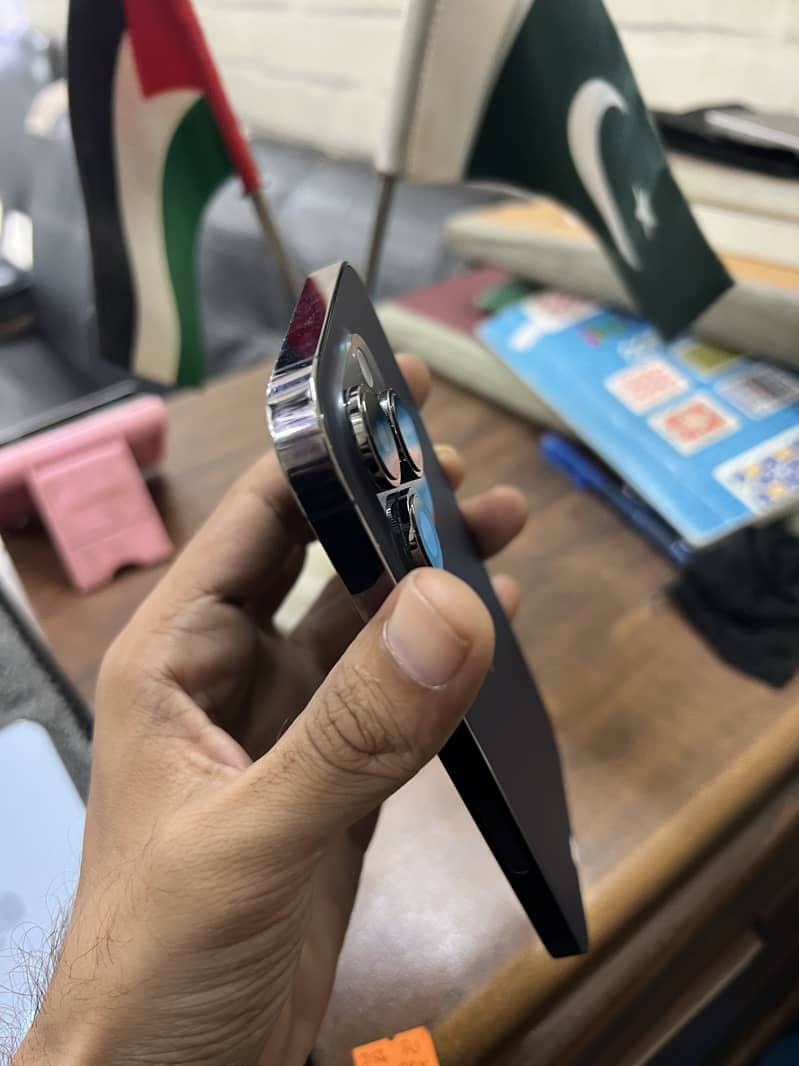 Apple iPhone 14 Pro 2