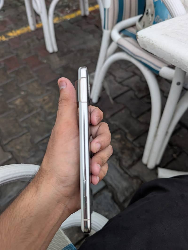 Google Pixel 8 Pro 4
