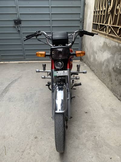CD 70 bike 2020 model urgent for sale bike bht saf ha condition wise