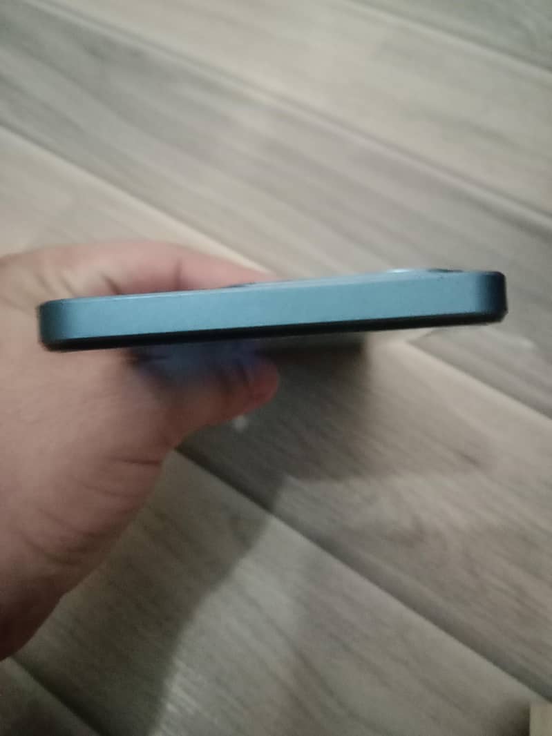 Realme C63 3