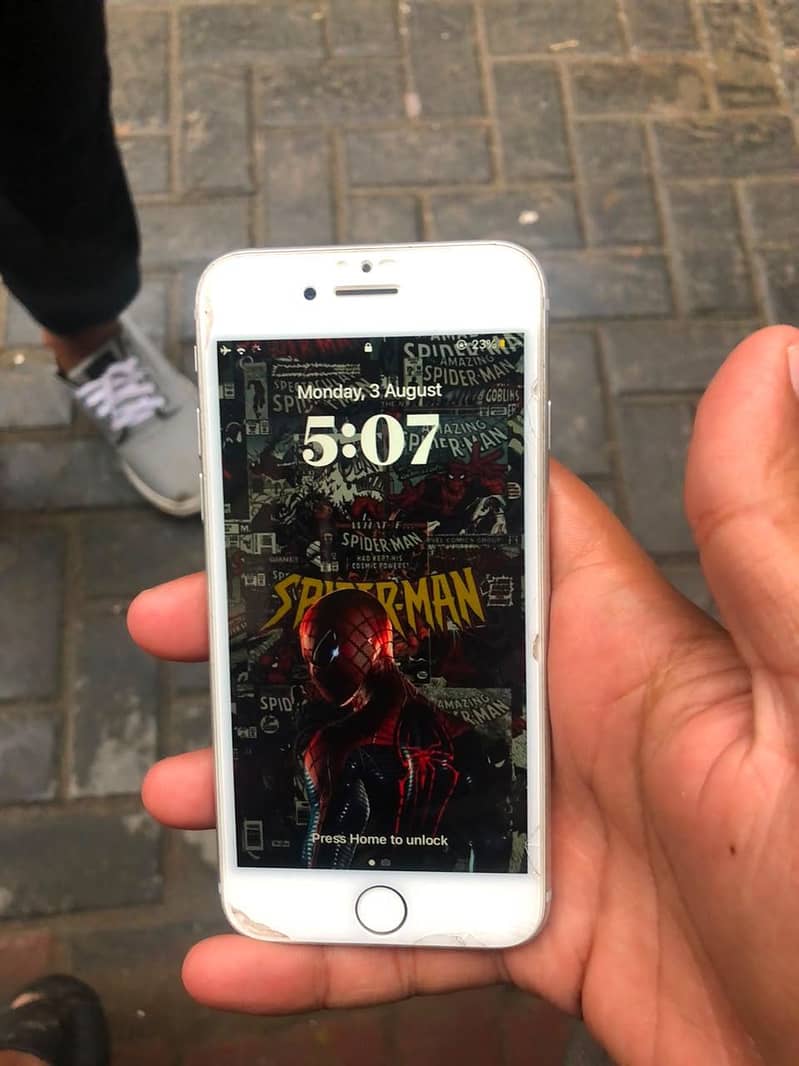 Apple iPhone 8 1