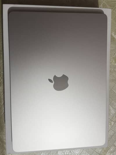 MacBook Air 13-inch (M4, 2025) – 16GB/256GB – Under Apple Warranty