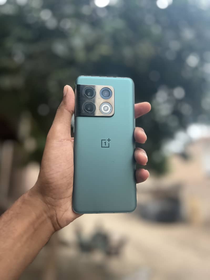 One Plus 10 Pro 1