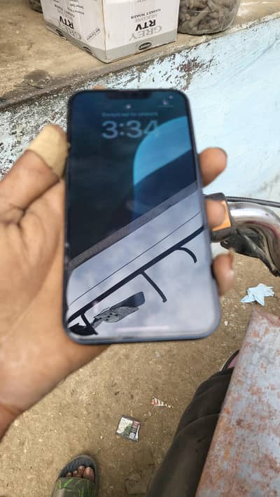 Apple iPhone 13