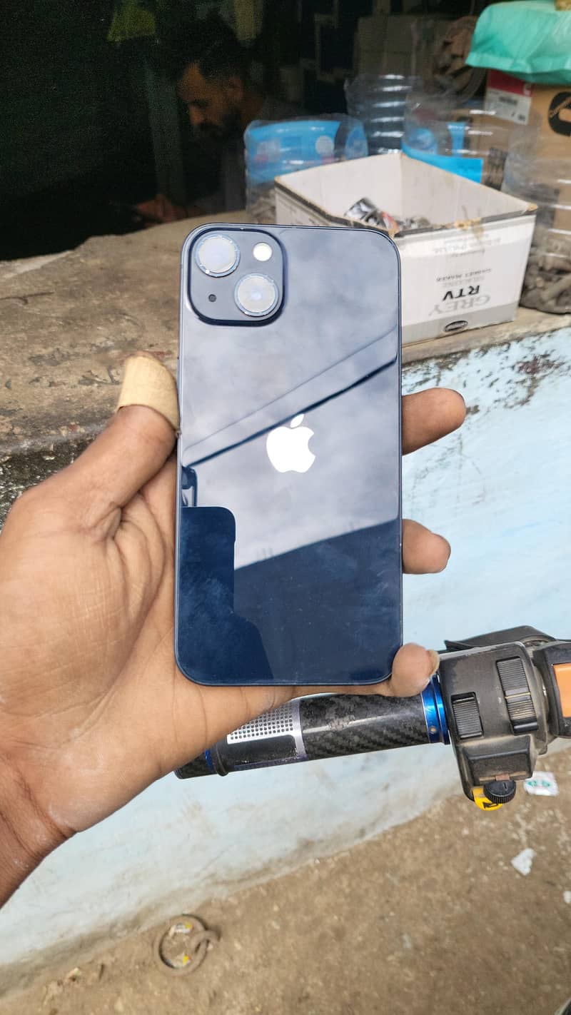 Apple iPhone 13 4