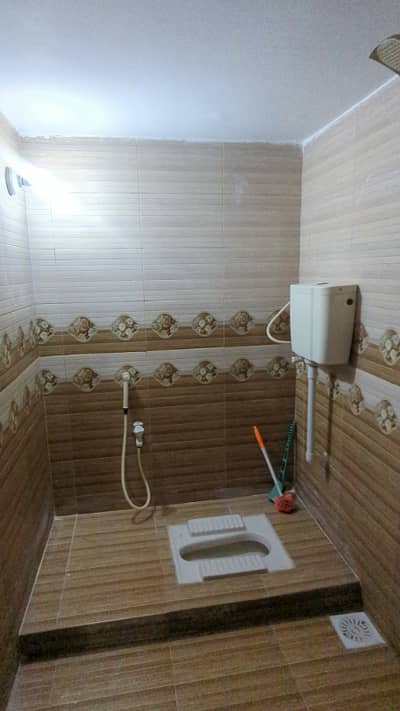 FIRST FLOOR PORTION FOR RENT