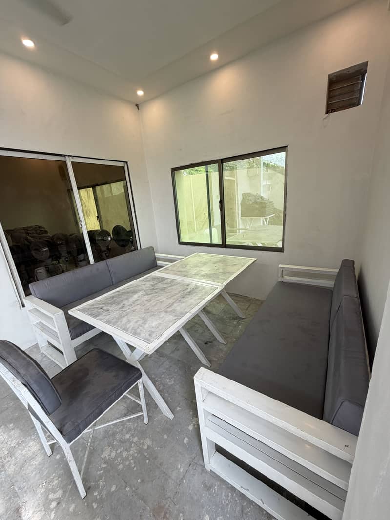 Sofas with table 2