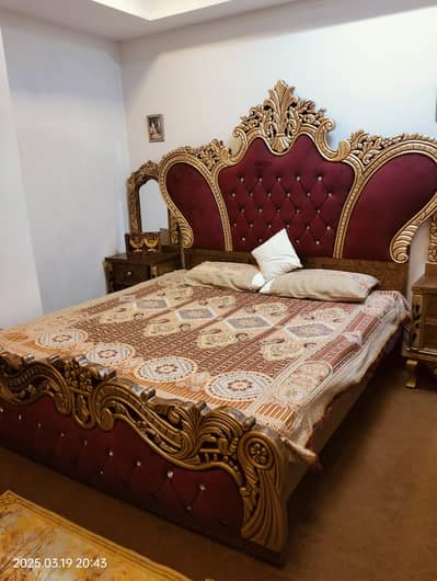 king size double bed with mirror side tables