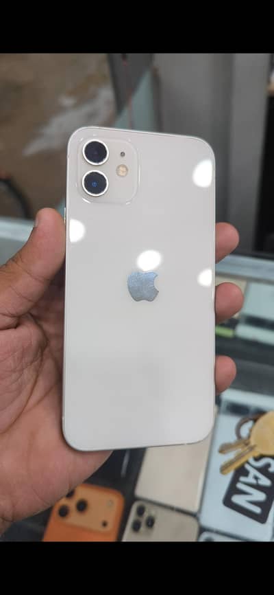Apple iPhone 12