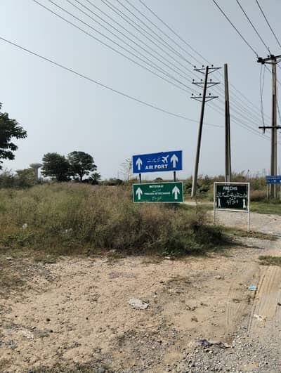 MAIN DOUBLE ROAD PARK SIDE CORNER PLOT FOR SALE