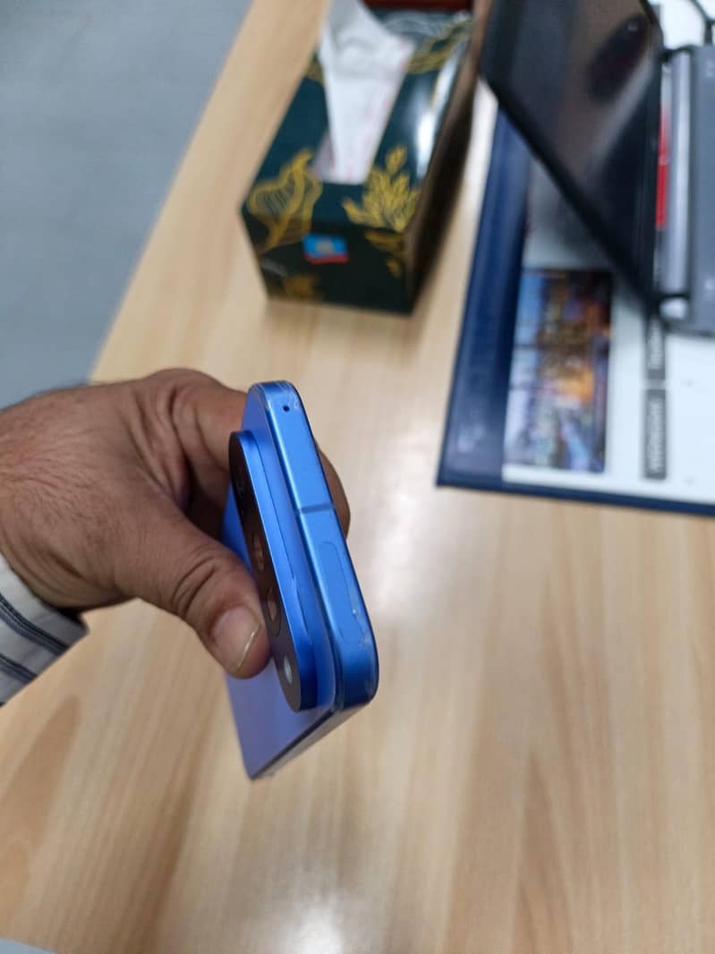 Google Pixel 10 4