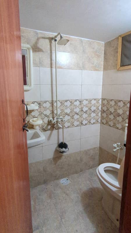 FIRST FLOOR PORTION FOR RENT 5