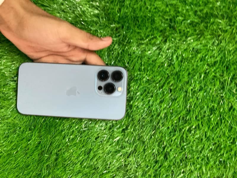 Apple iPhone 13 Pro 0