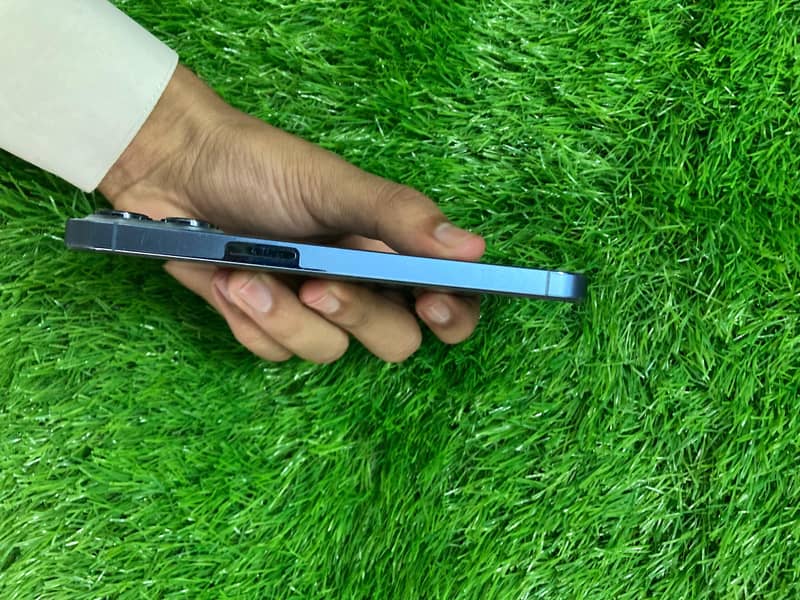 Apple iPhone 13 Pro 4