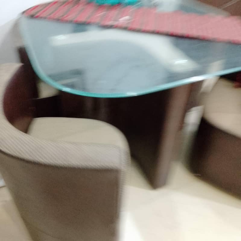 dining table 4 seater 7
