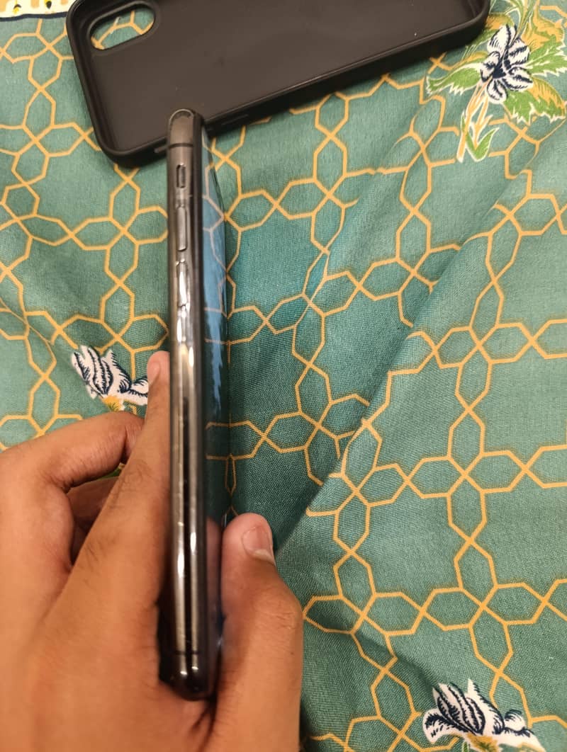 Apple iPhone X 6