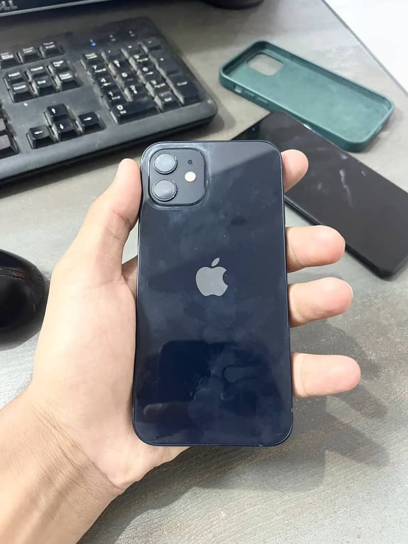 Apple iPhone 12 3