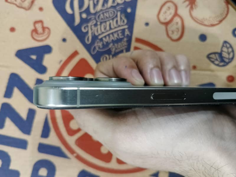 Apple iPhone 15 Pro 1