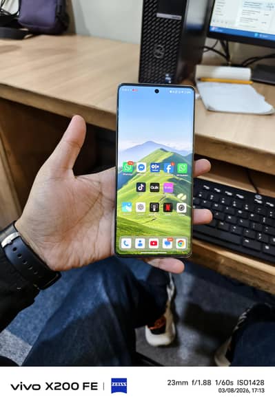 Vivo V30