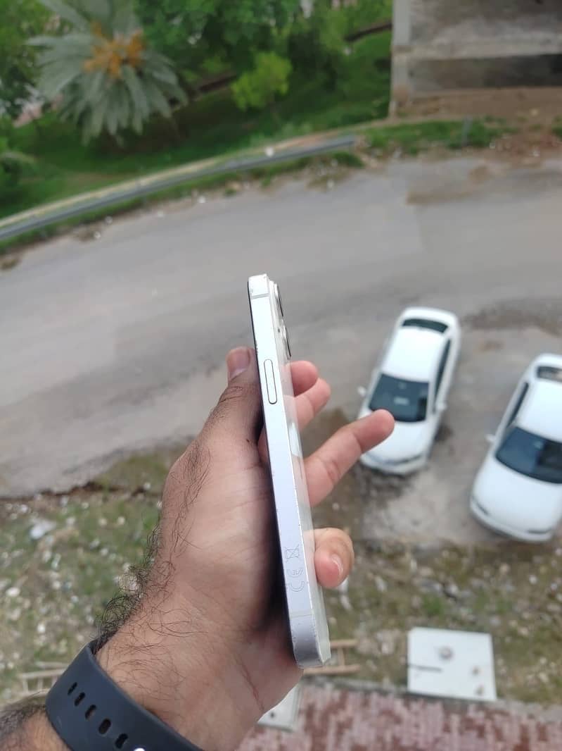 Apple iPhone 14 2