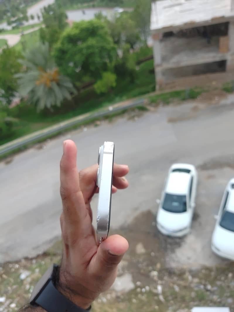 Apple iPhone 14 5