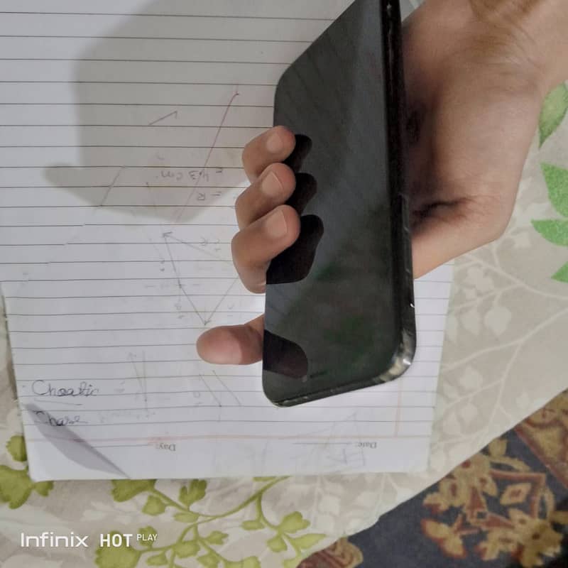 Apple iPhone X 3