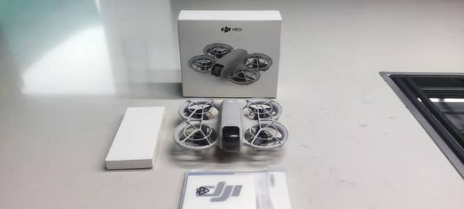 DJI neo