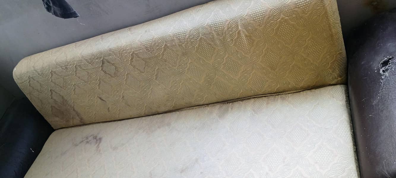 Sofa come bed 1