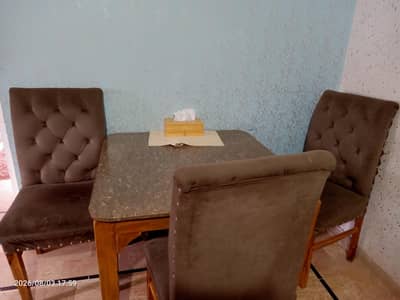 4 seater dining table