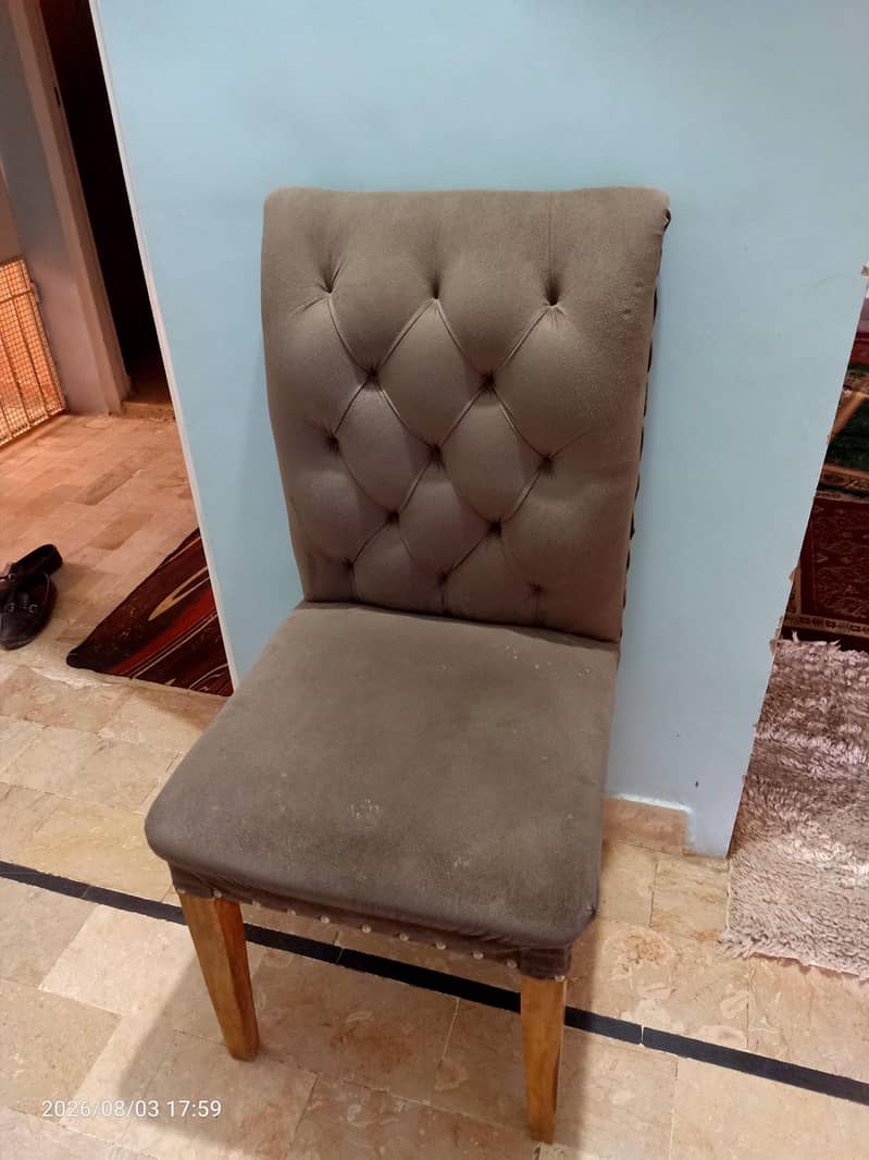 4 seater dining table 2
