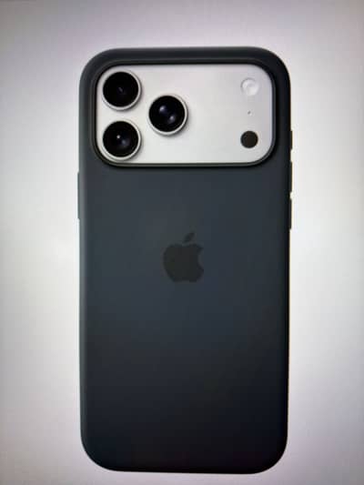 I phone 17 pro max silicone case with magsafe- black