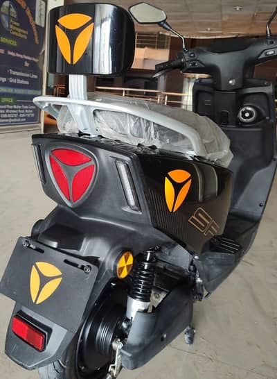 YADEA scooty