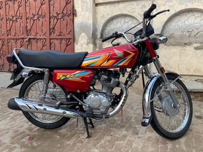 This bike single person used Serious buyer call me 03187822044
