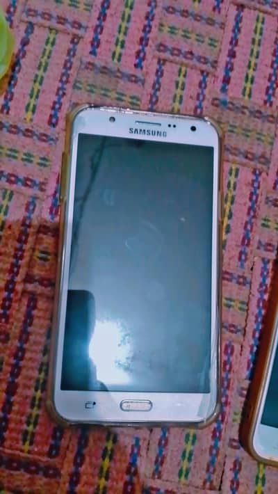 Samsung Mobile J7