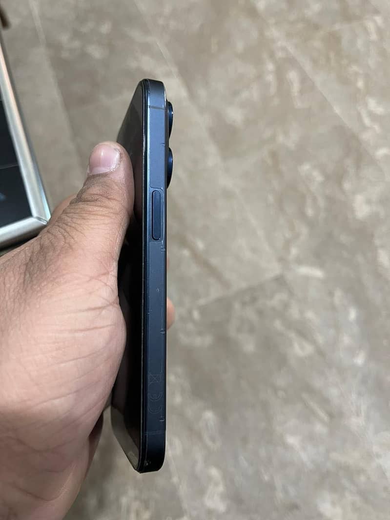 Apple iPhone 15 Pro 2
