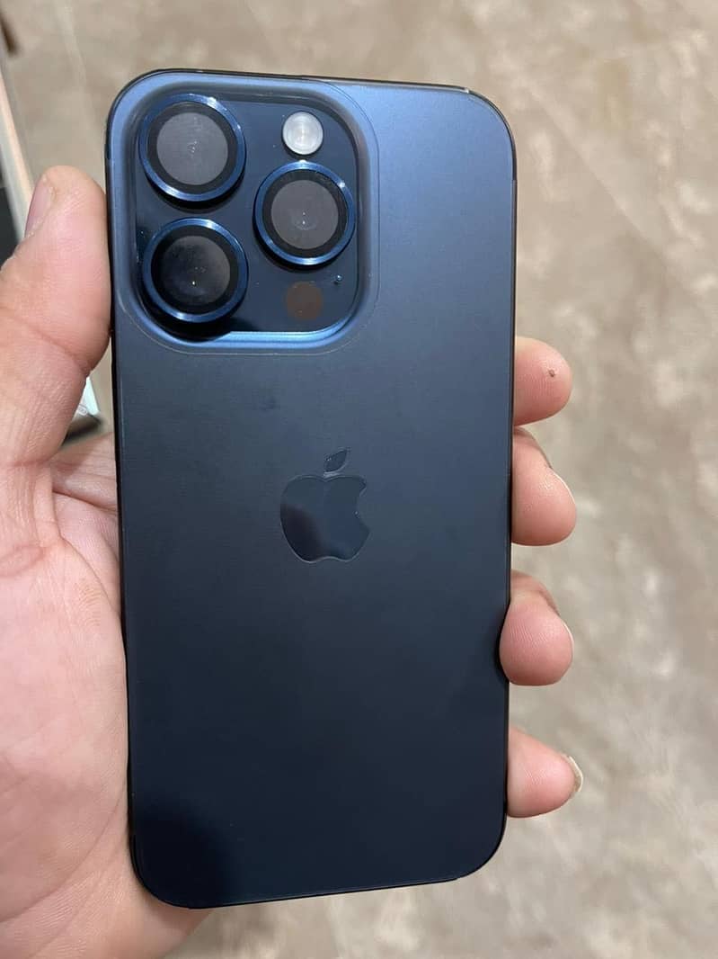 Apple iPhone 15 Pro 3