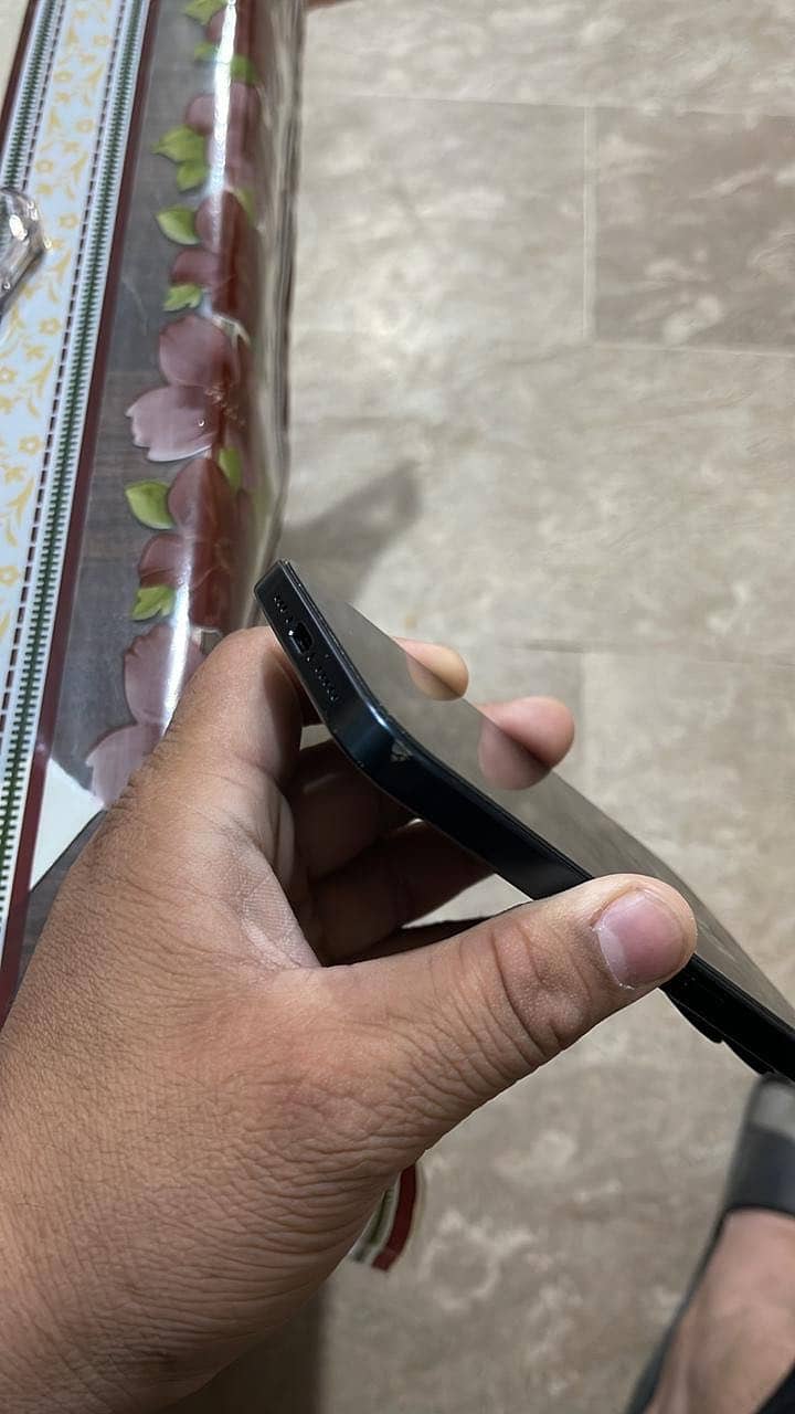 Apple iPhone 15 Pro 4