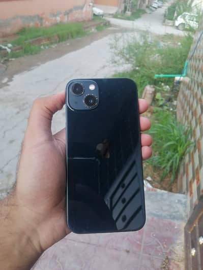Apple iPhone 13