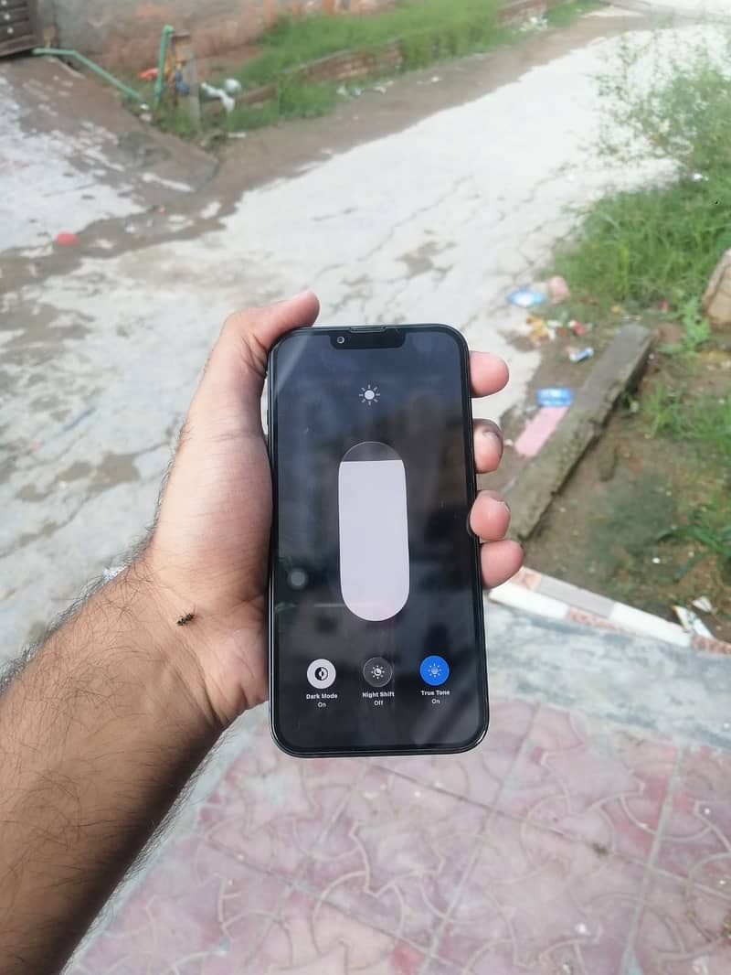 Apple iPhone 13 2