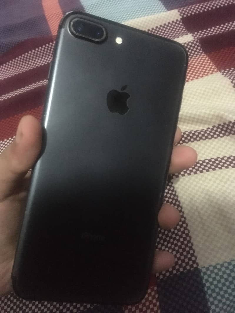 Apple iPhone 7 Plus 1