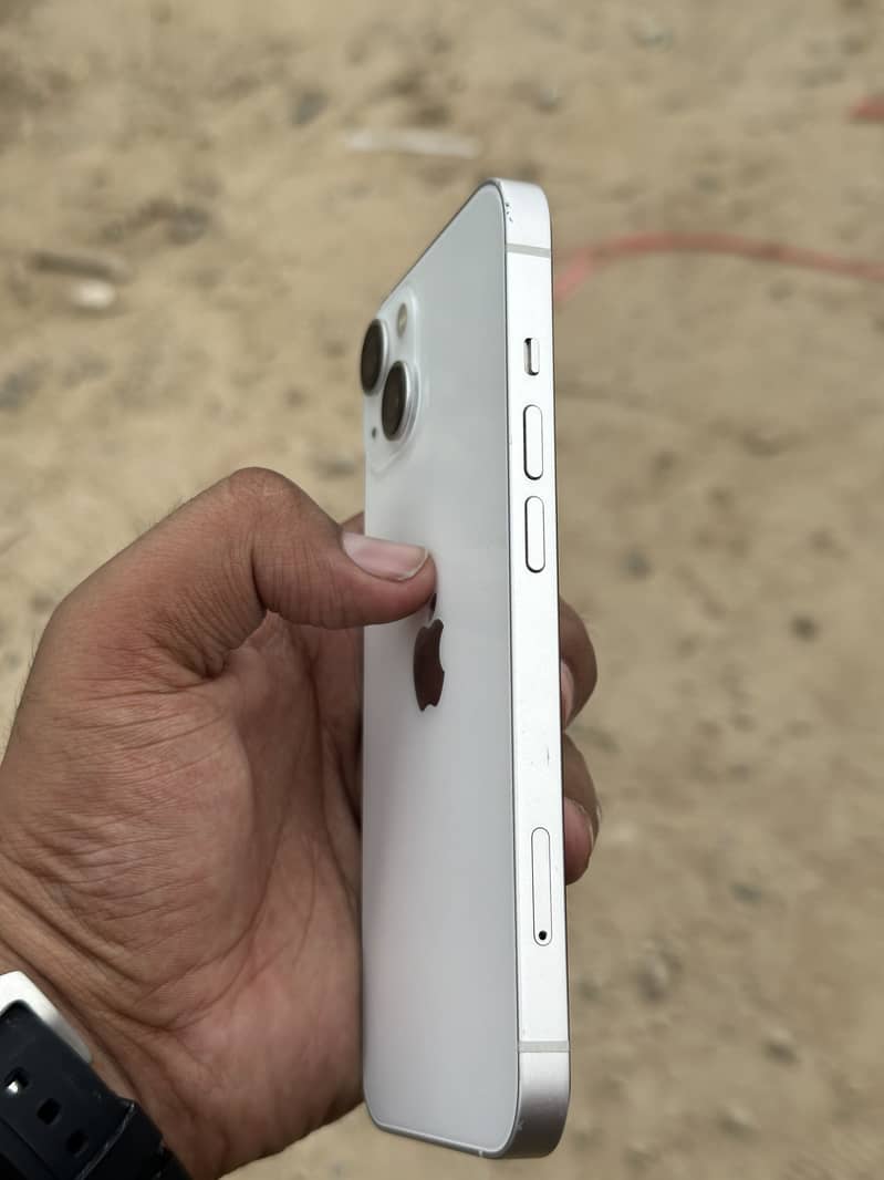 Apple iPhone 13 1