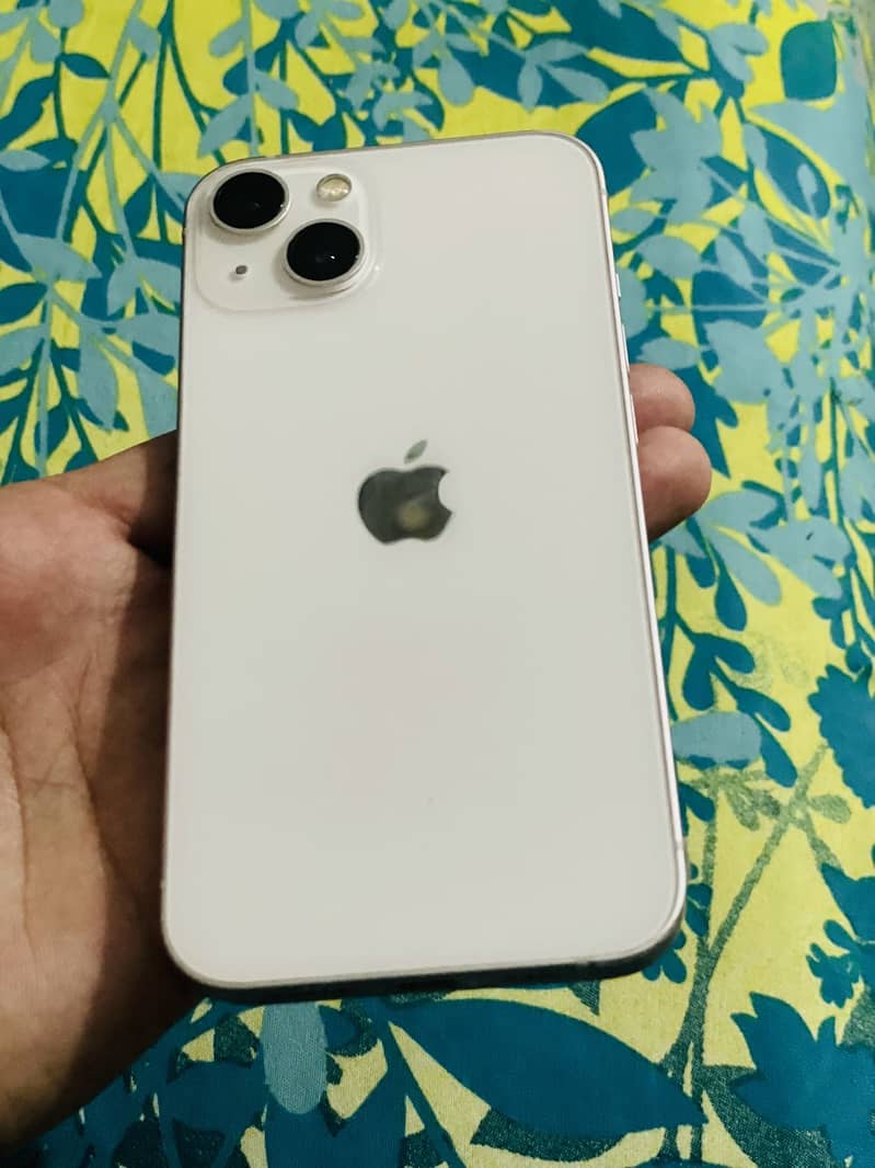 Apple iPhone 13 4