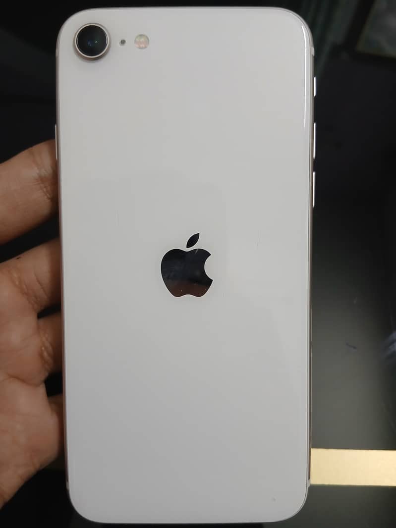 iPhone SE3 1