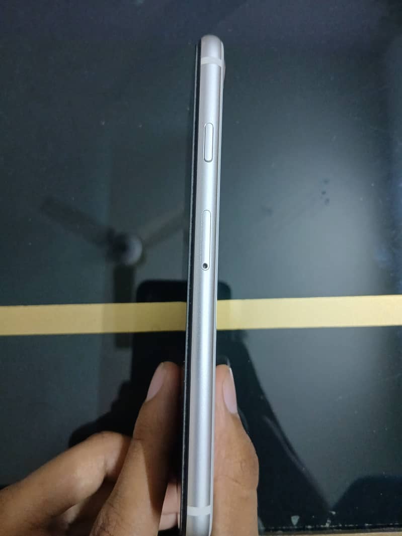 iPhone SE3 5